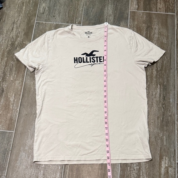 Hollister Men's Cream Logo Tee - Picture 4 of 4
